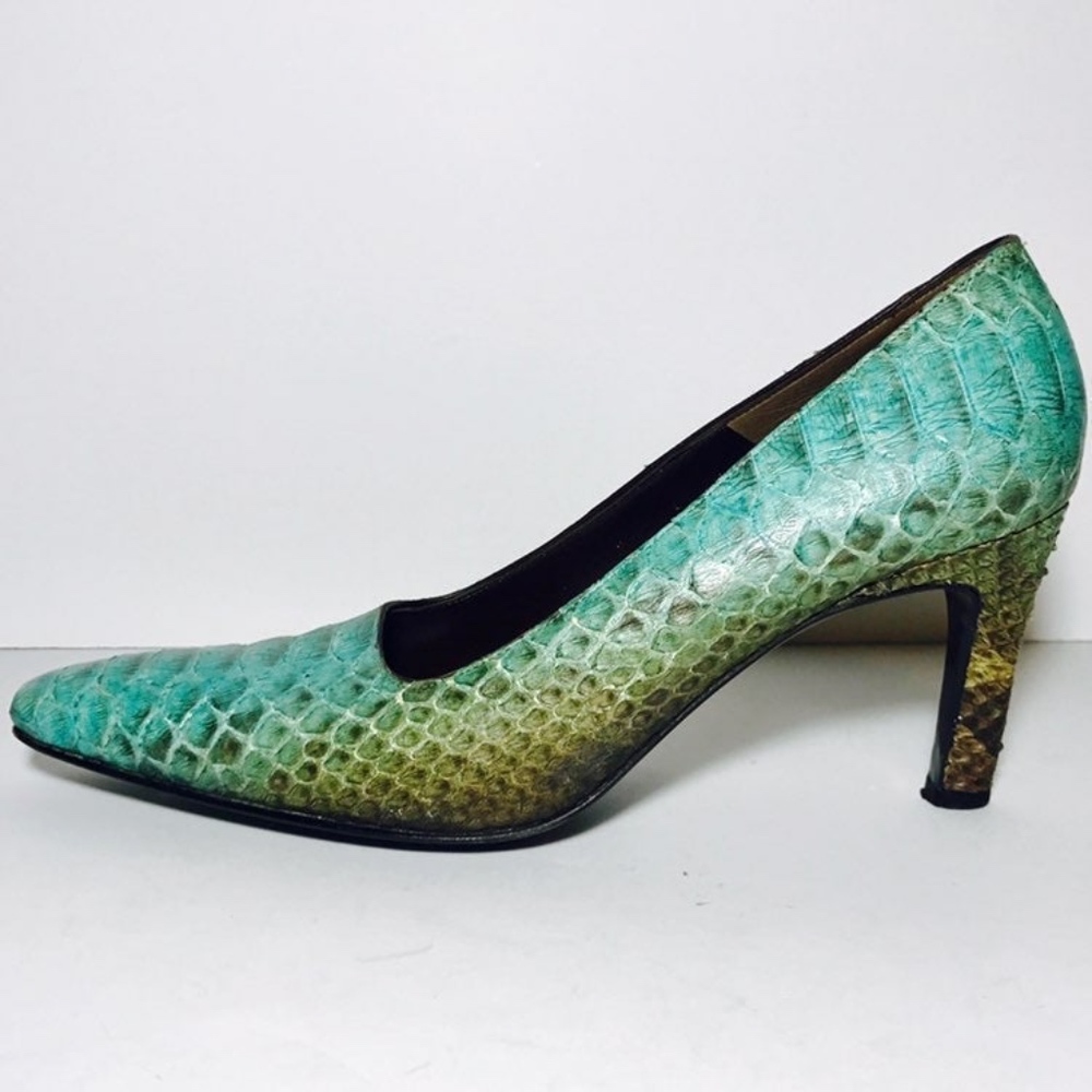 Salvatore Ferragamo US 8.5 AA Pumps - Picture 3 of 8